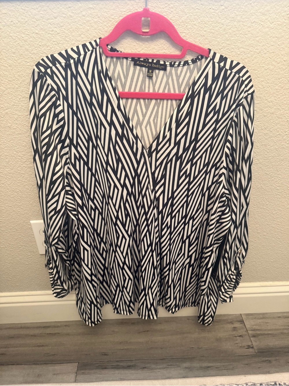 Black & White Abstract V-Neck Blouse